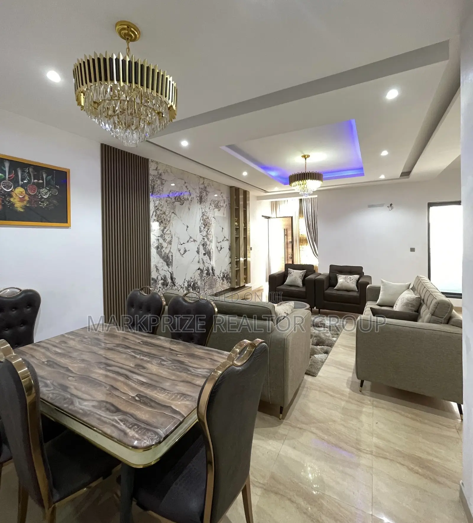 4bdrm Maisonette in Surulere Lagos for sale