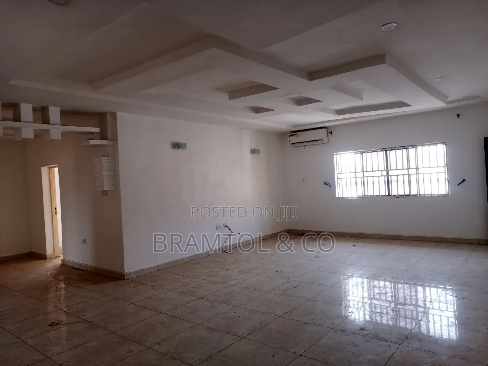 3bdrm Block of Flats in Zone 1 / Wuse for rent