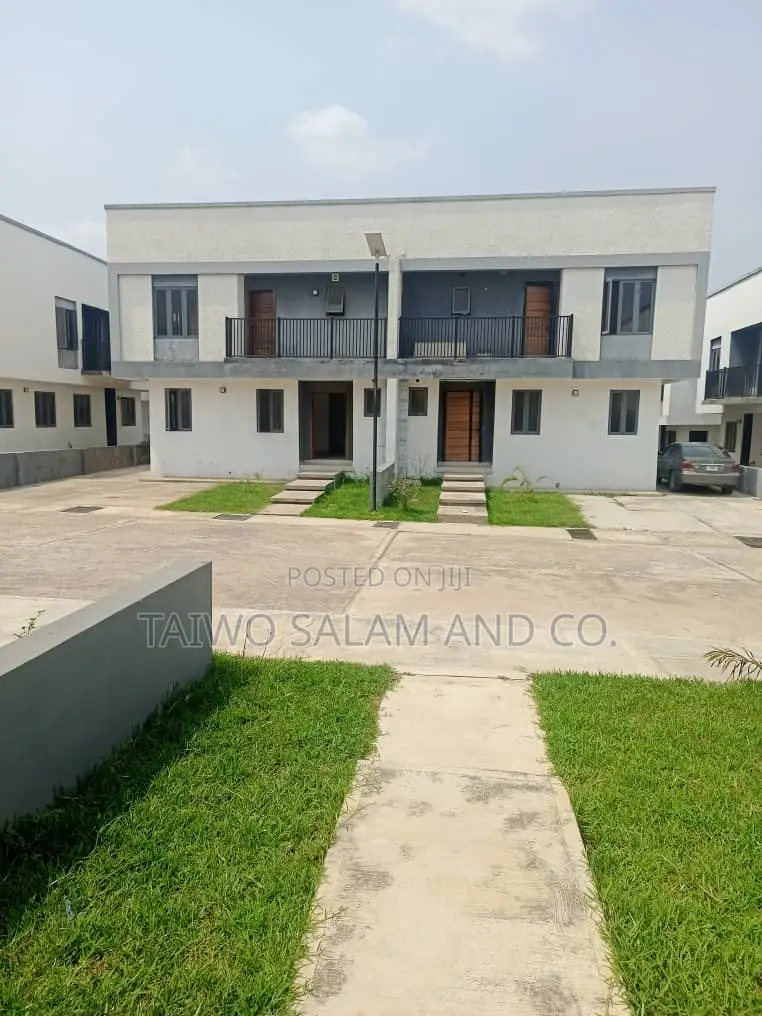 Furnished 4bdrm Duplex in Jericho for sale
