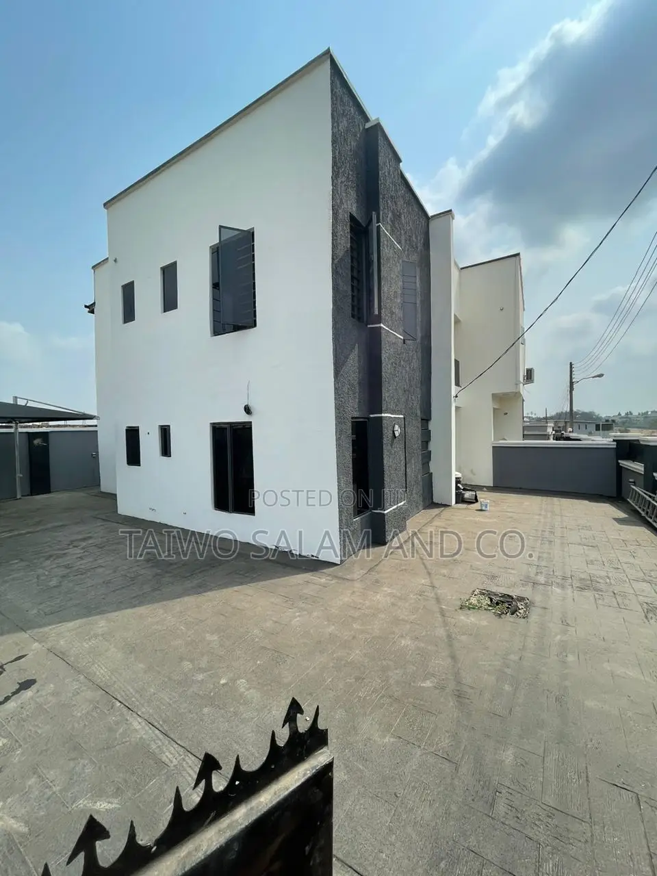 3bdrm Duplex in Akobo for sale