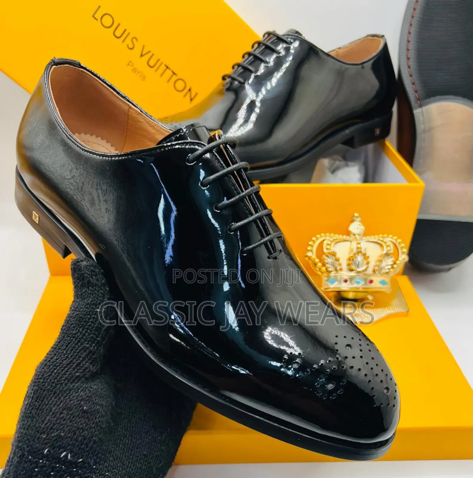 Top Quality Raw Leather LOUIS VUITTON Lace Up Shoe