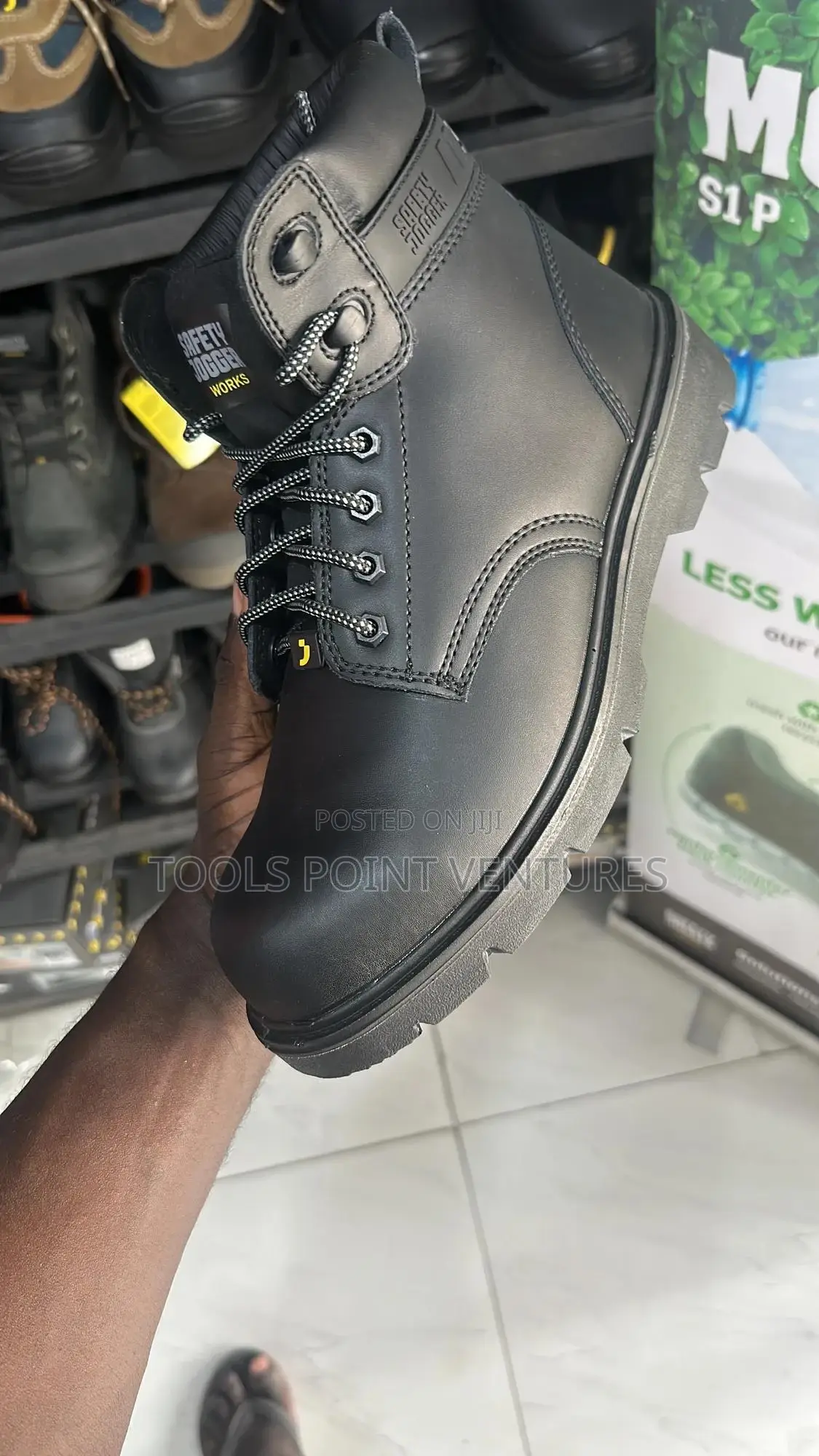 Safety Boots. (Safety Jogger)