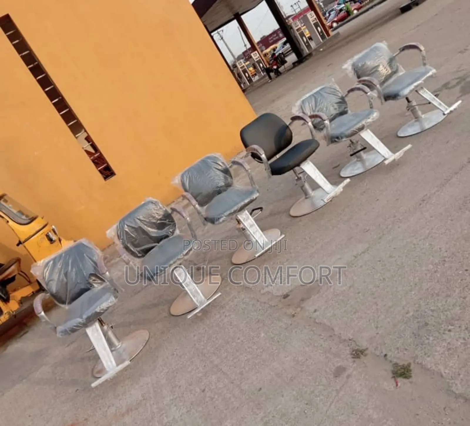 Imported Executive Salon Rolling Barber Chair