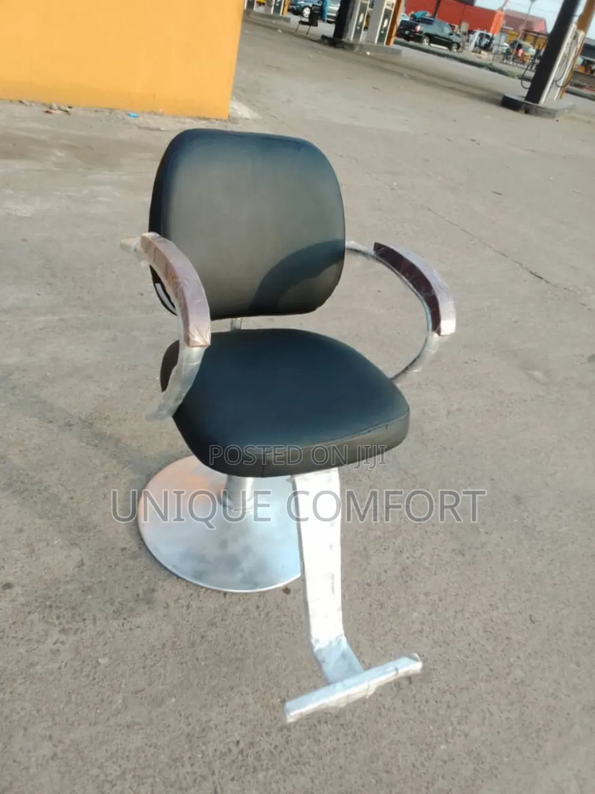 Imported Executive Salon Rolling Barber Chair