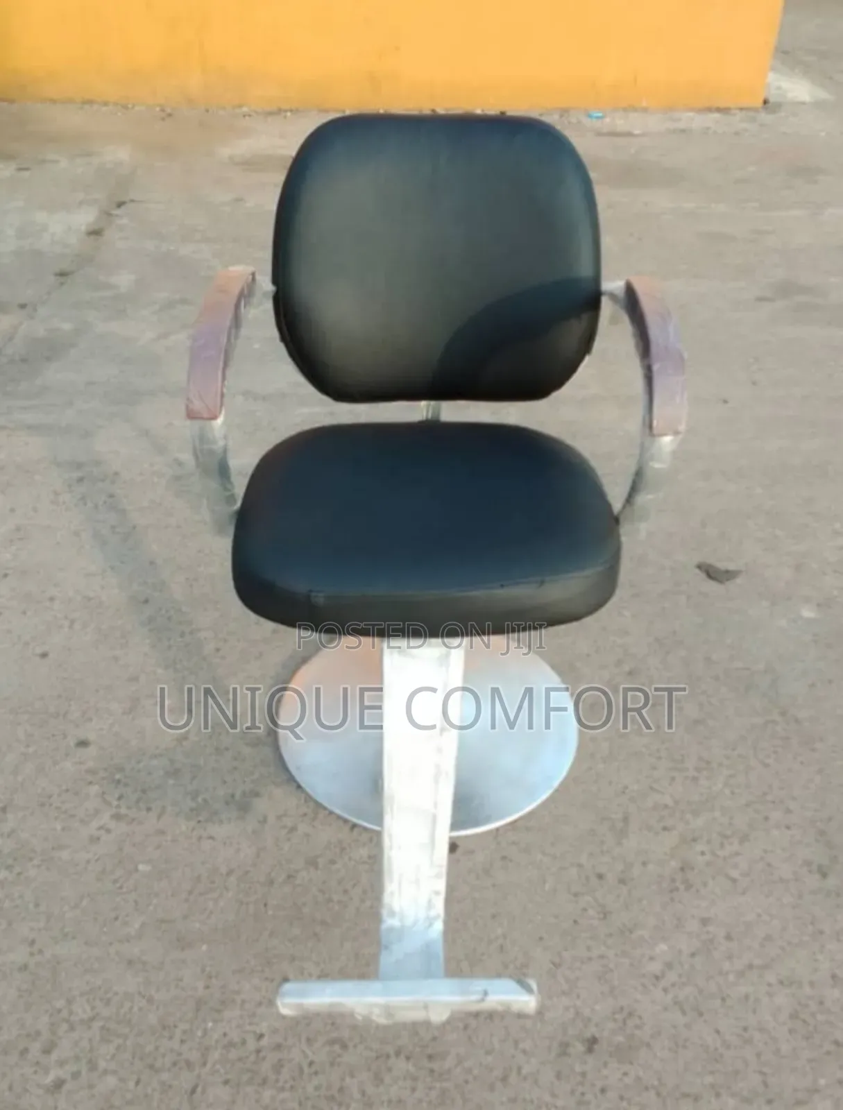 Imported Executive Salon Rolling Barber Chair