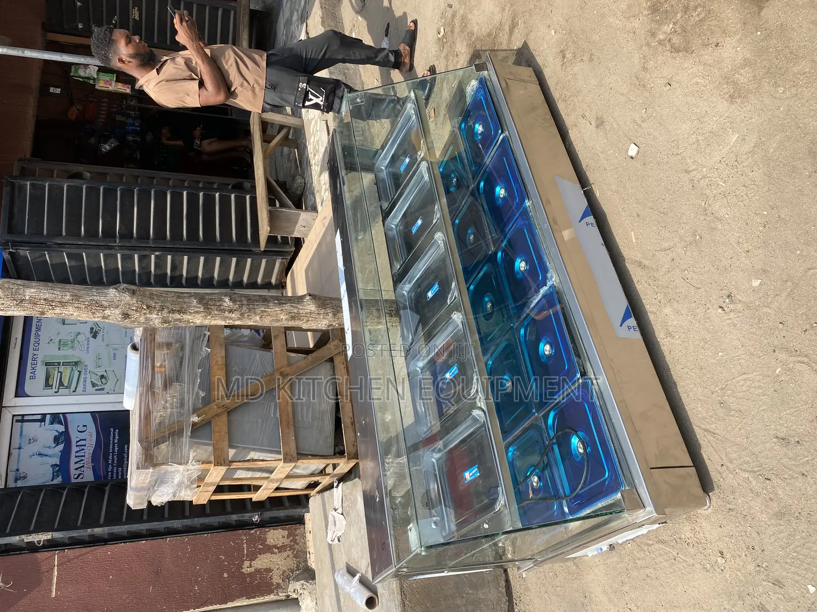 FOOD WARMER 3 Long Plates 4 Mediums Plates Down