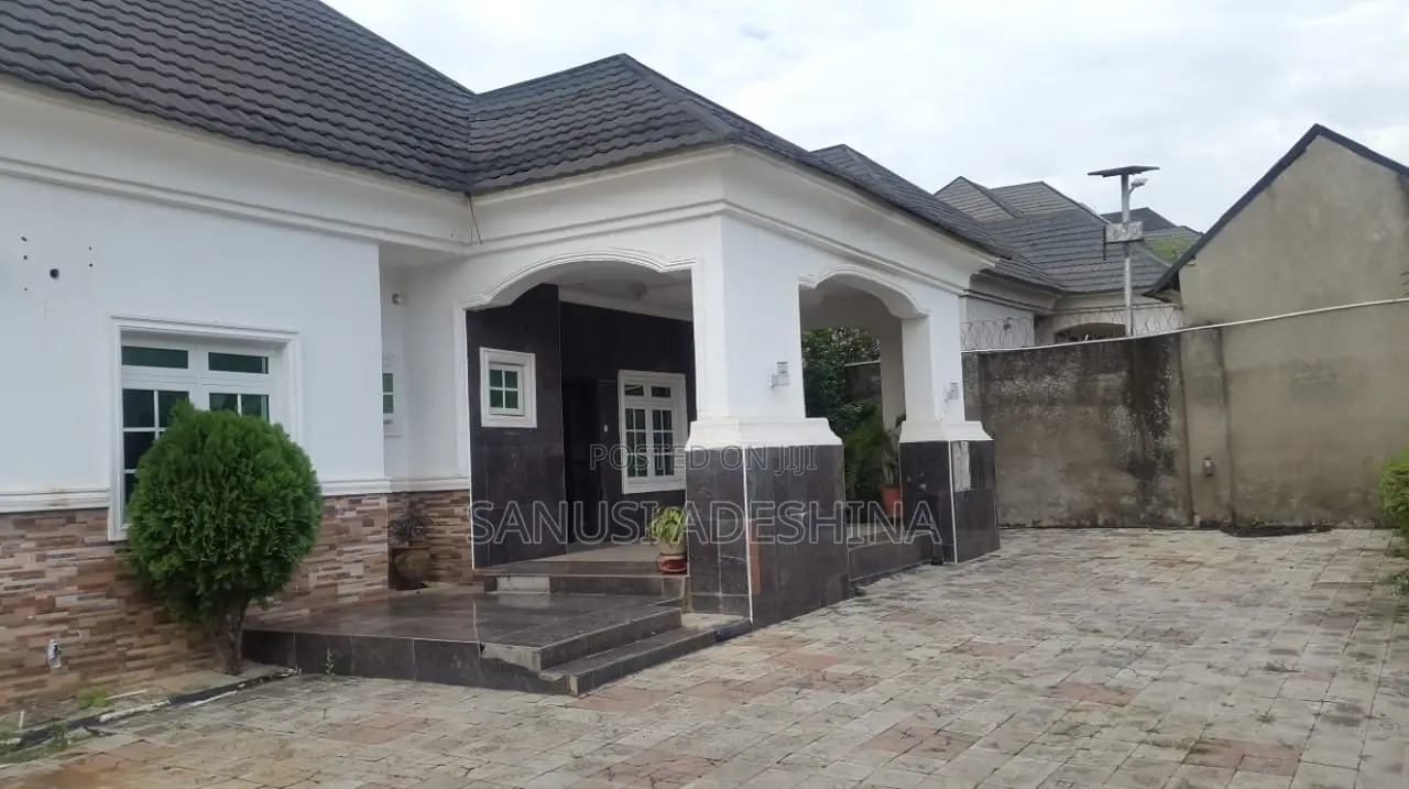 3bdrm Bungalow in Gwarimpa Estate,Fct, Gwarinpa for sale