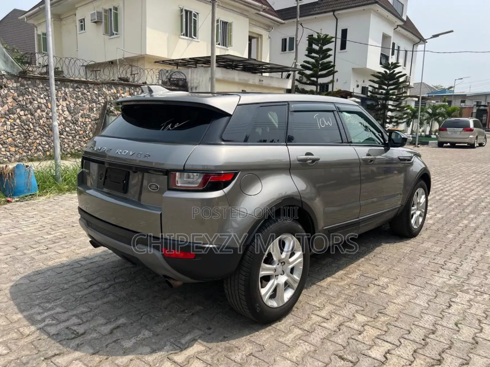 Land Rover Range Rover Evoque HSE Dynamic 4x4 5-Door 2017 Gray