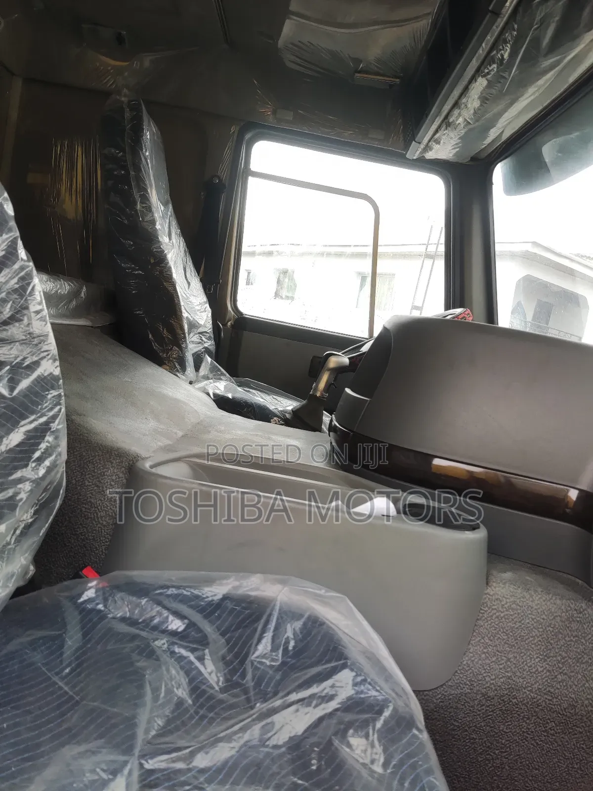 12 Tyres Howo Sinotruk 2015