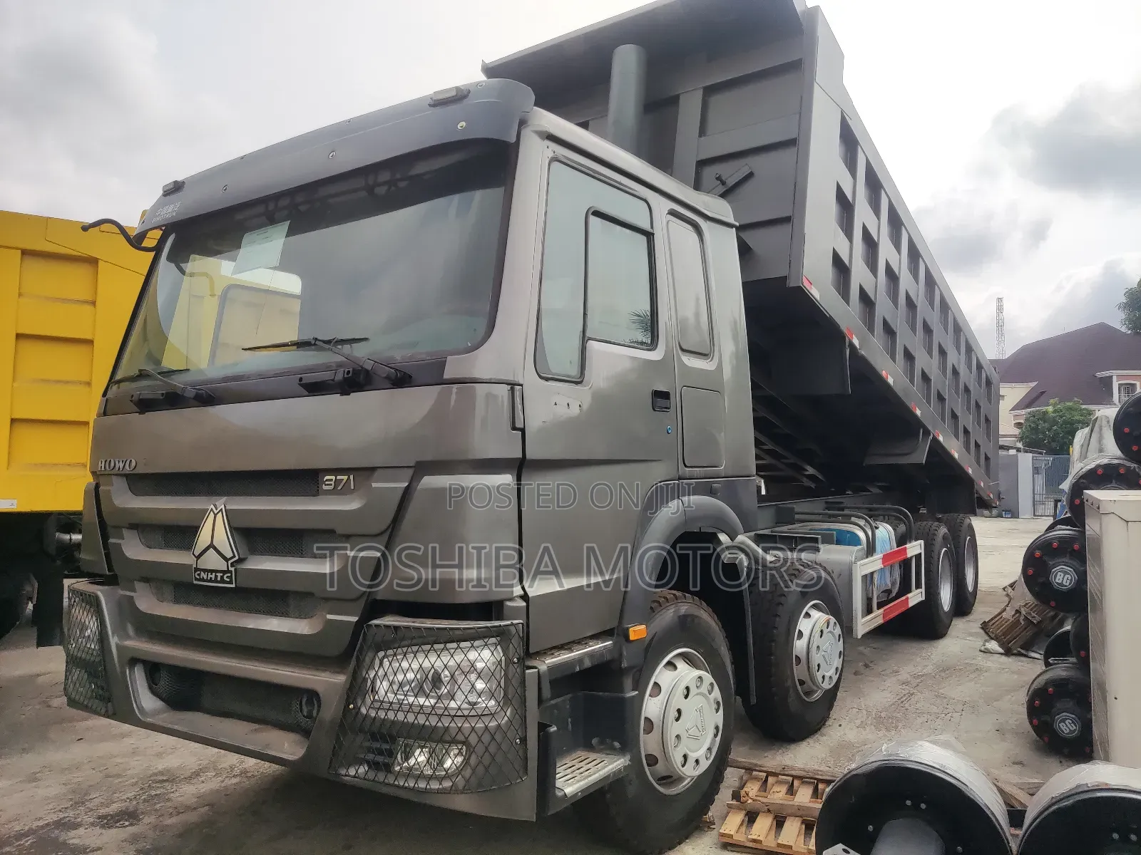 12 Tyres Howo Sinotruk 2015