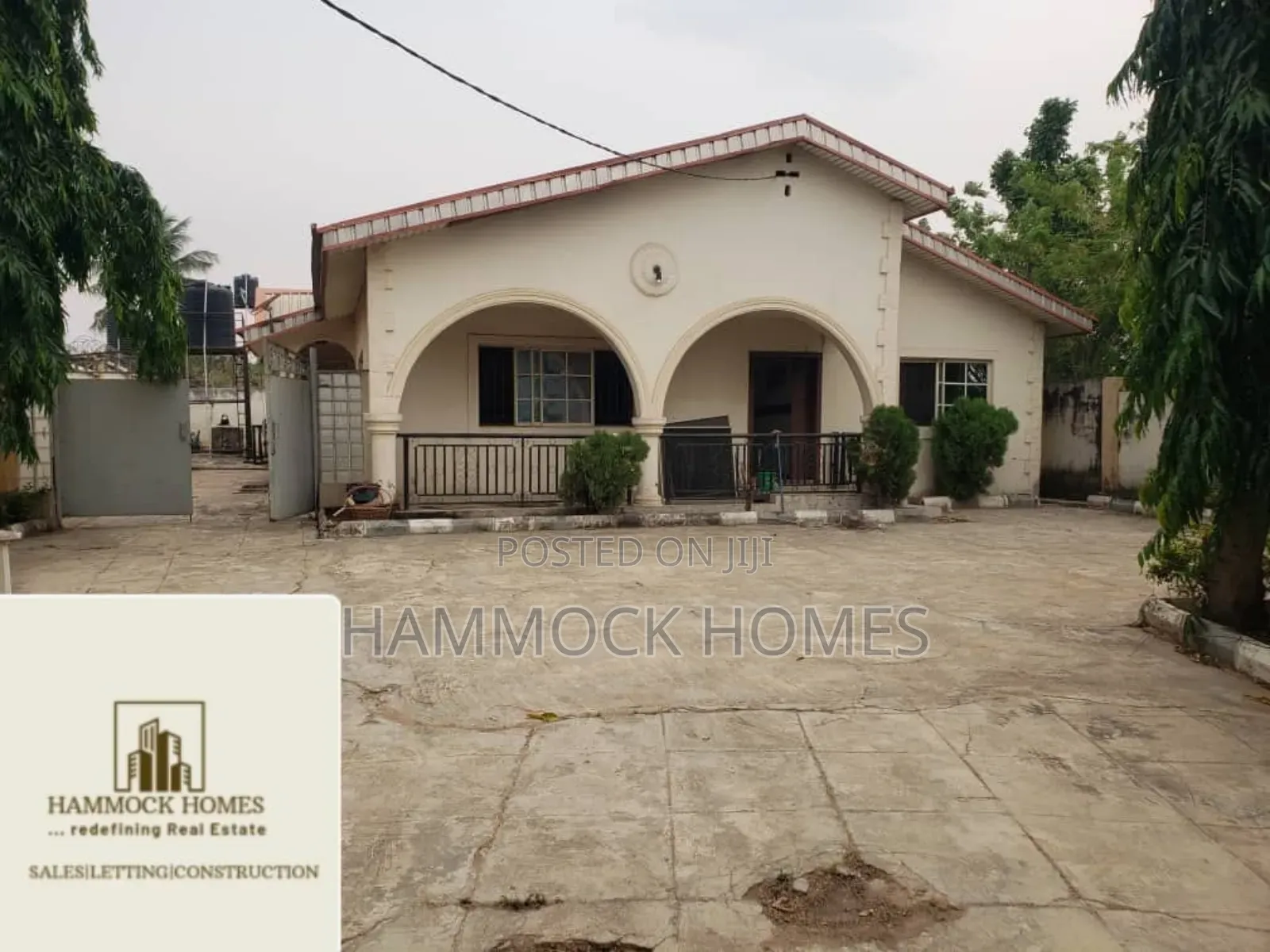 5bdrm Bungalow in Ibugbe Alafia Area, Ibadan for sale
