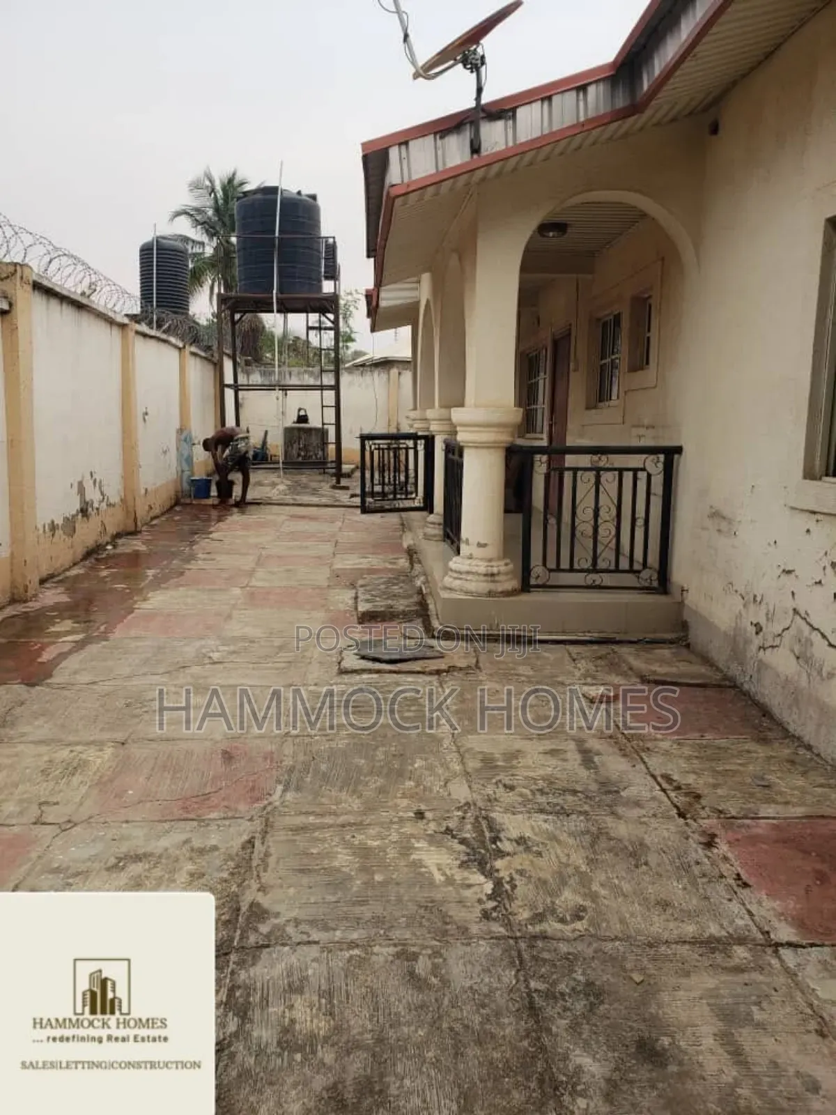 5bdrm Bungalow in Ibugbe Alafia Area, Ibadan for sale
