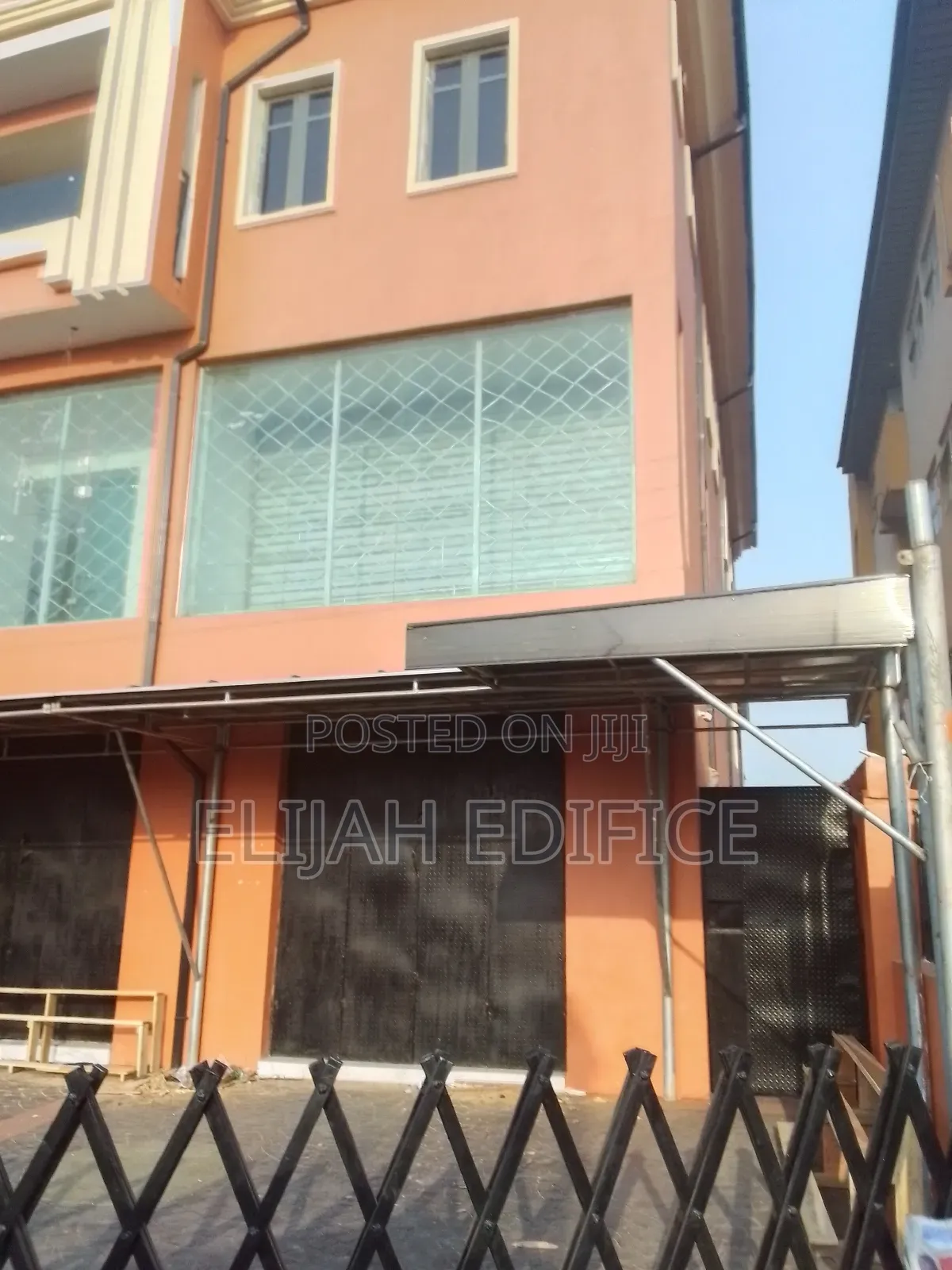 Furnished Studio Apartment in Ikorodu Garage for rent