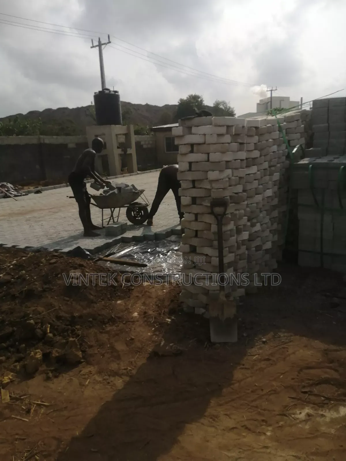 Interlocking Tiles Setting