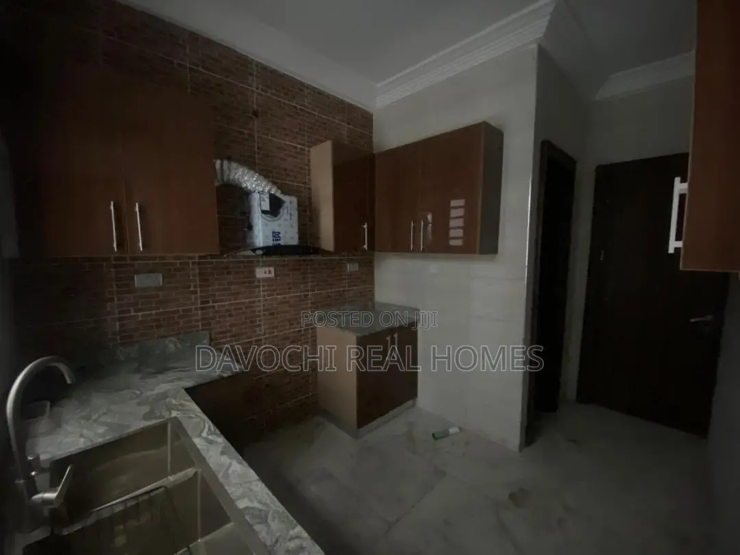 3bdrm Apartment in Ikeja, Gra, Lagos for rent