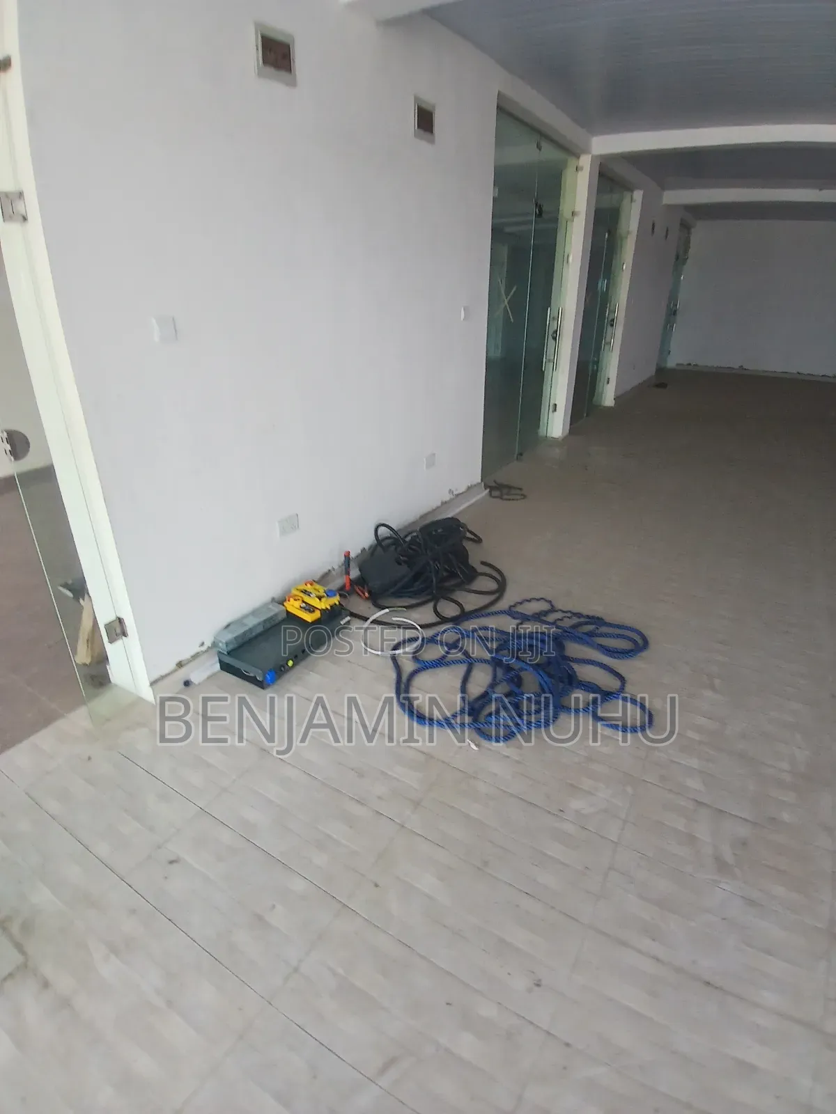 A 120sqm Available Space in a Plaza for Office Space or Shop