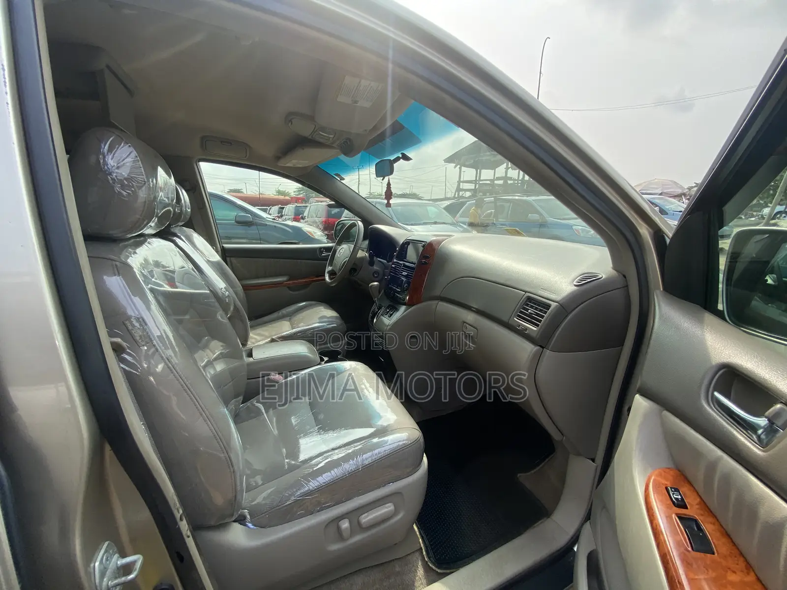 Toyota Sienna 2006 Gold