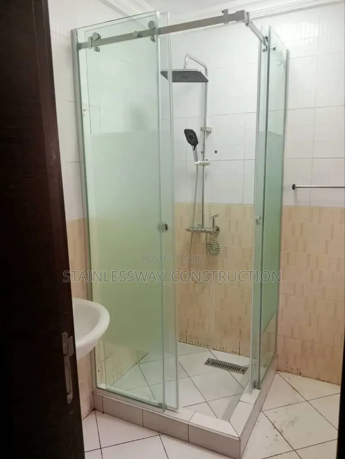 900/100 Shower Glass