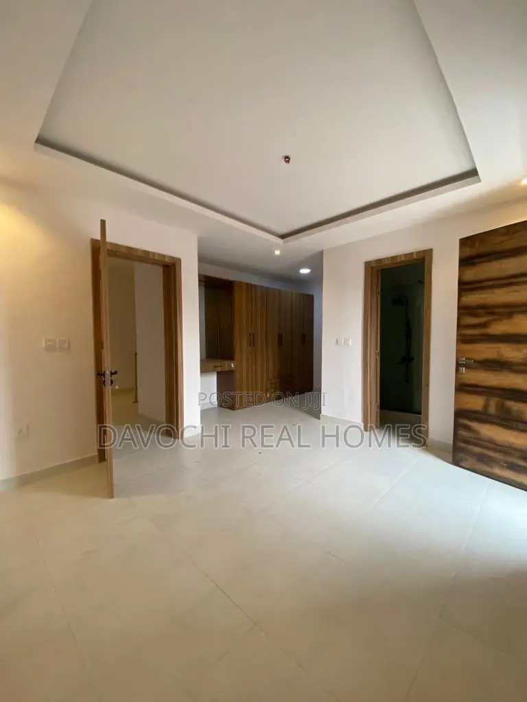 4bdrm Townhouse / Terrace in Lekki Phase 1 for rent