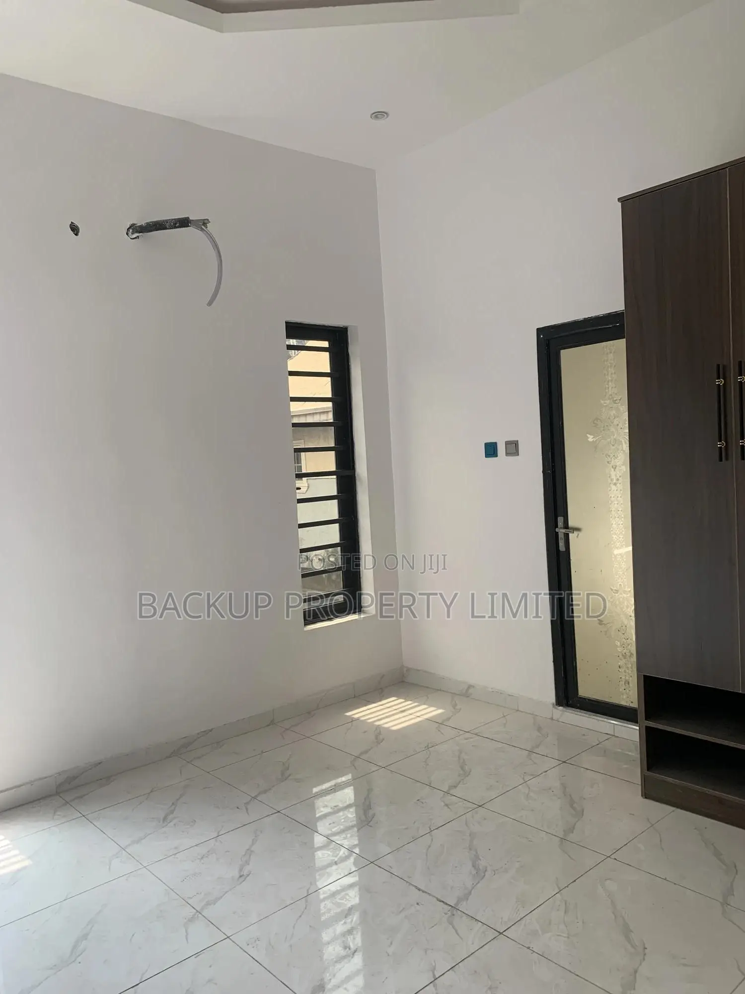 3bdrm Townhouse/Terrace in Medina Estate, Gbagada for sale
