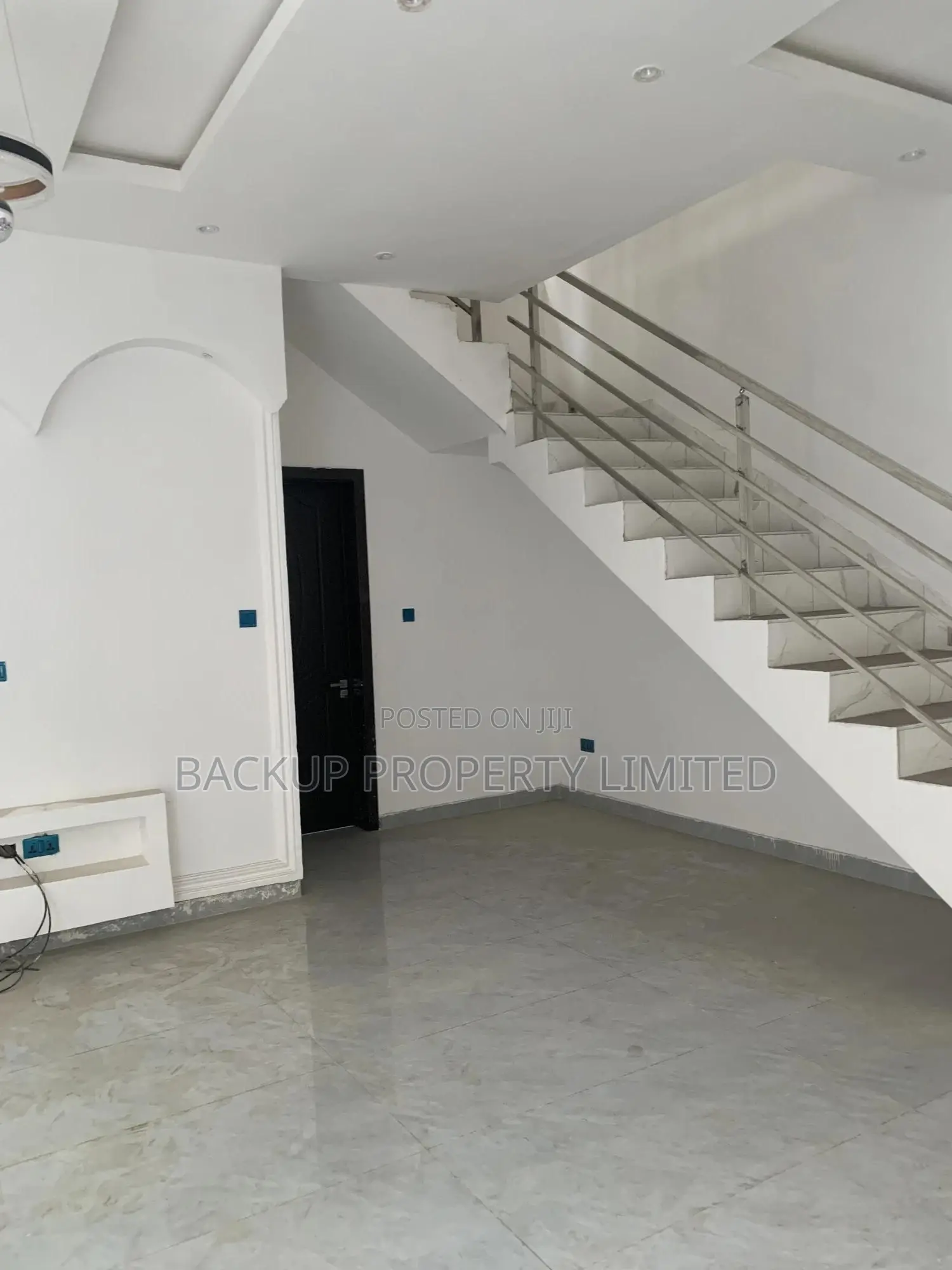 3bdrm Townhouse/Terrace in Medina Estate, Gbagada for sale