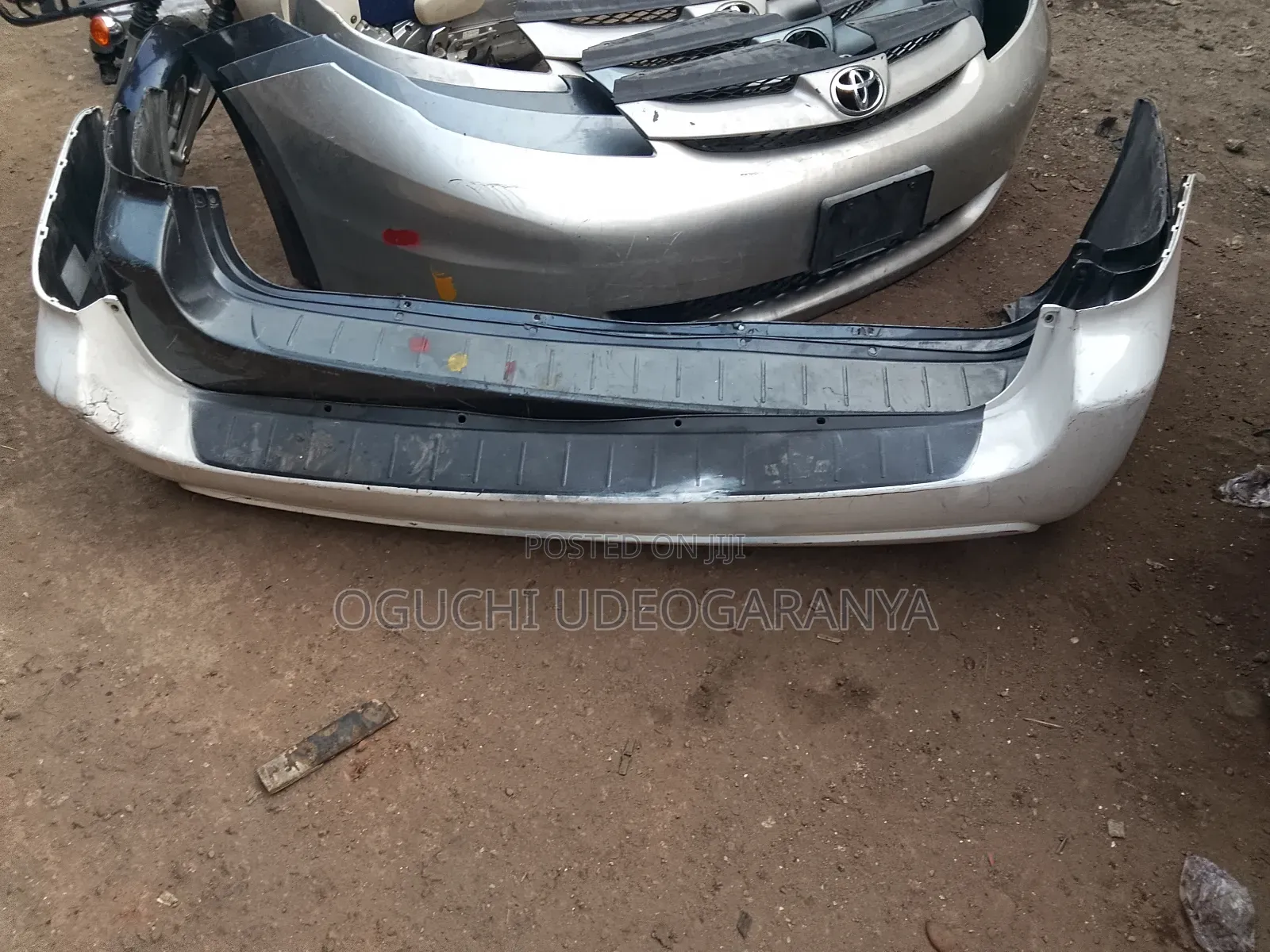 Front Bumper and Back Toyota Sienna 2006