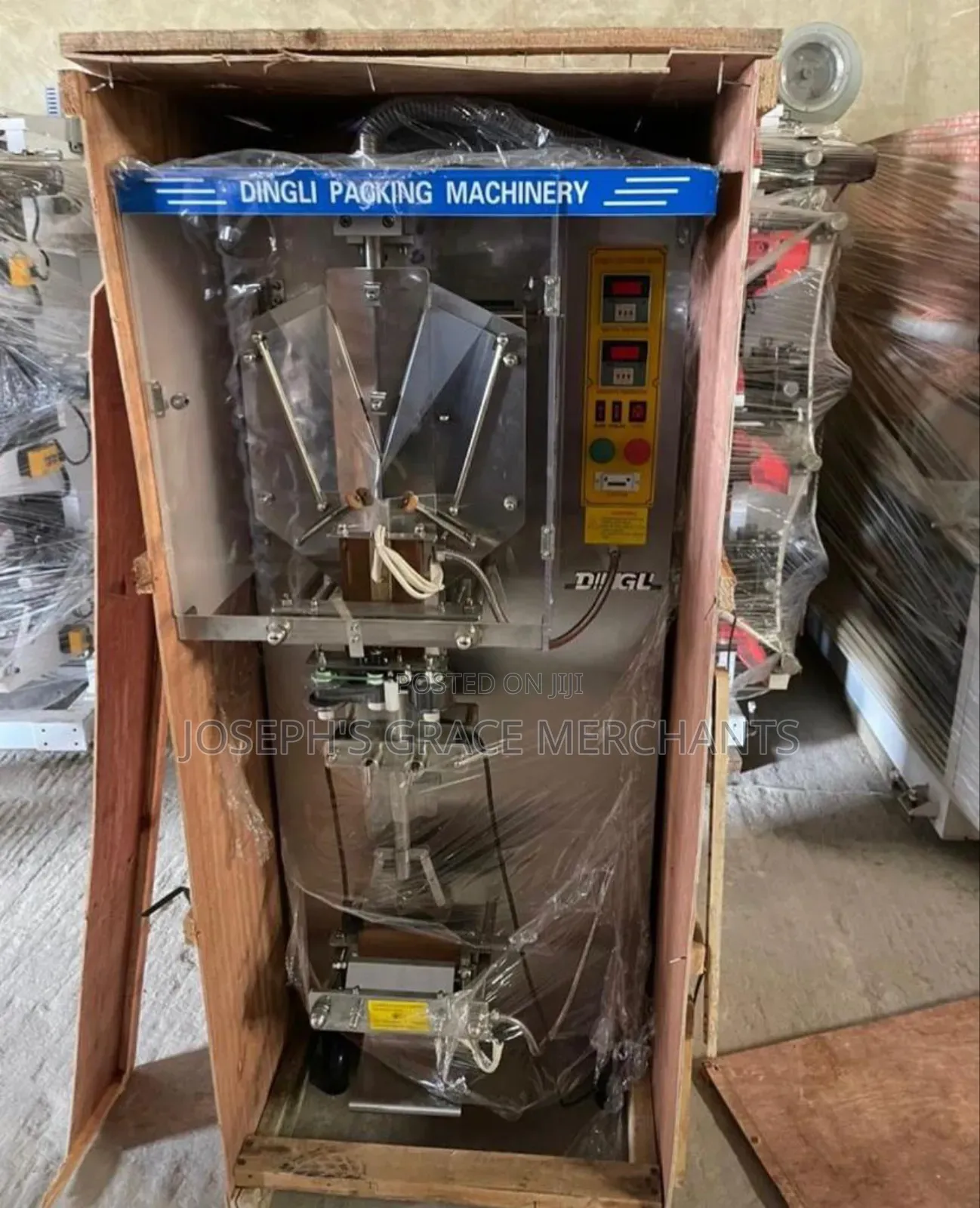 Automatic Pure Water Packaging Machine (Dinglin).