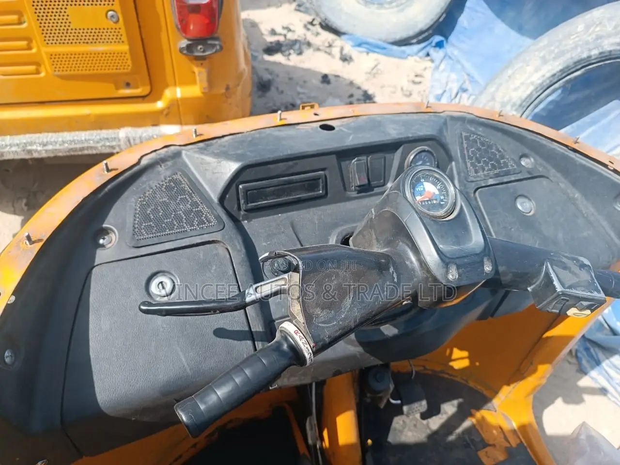 TVS King Deluxe Plus iTouch Start 2023 Yellow