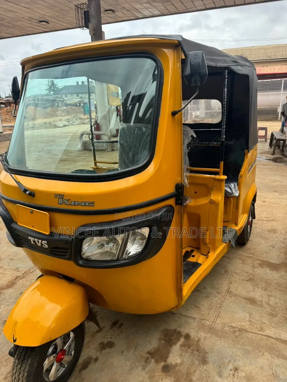 TVS King Deluxe Plus iTouch Start 2023 Yellow