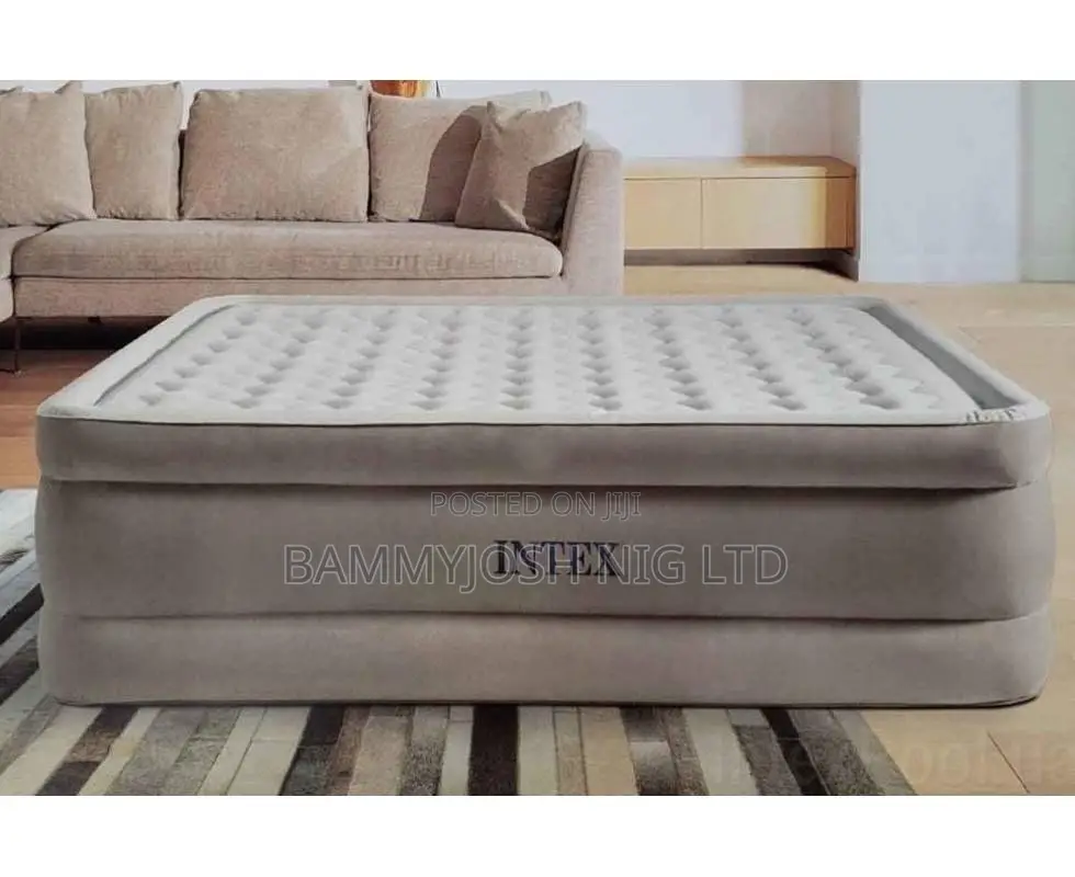 Queen Size Ultra Plush Air Mattress With Bag and Pump