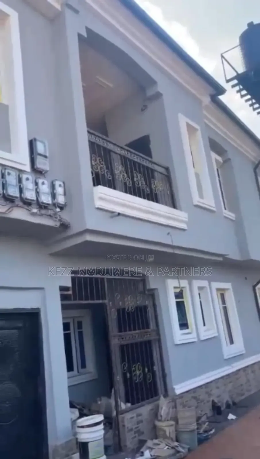 8bdrm Block of Flats in Sunrise Estate , for sale