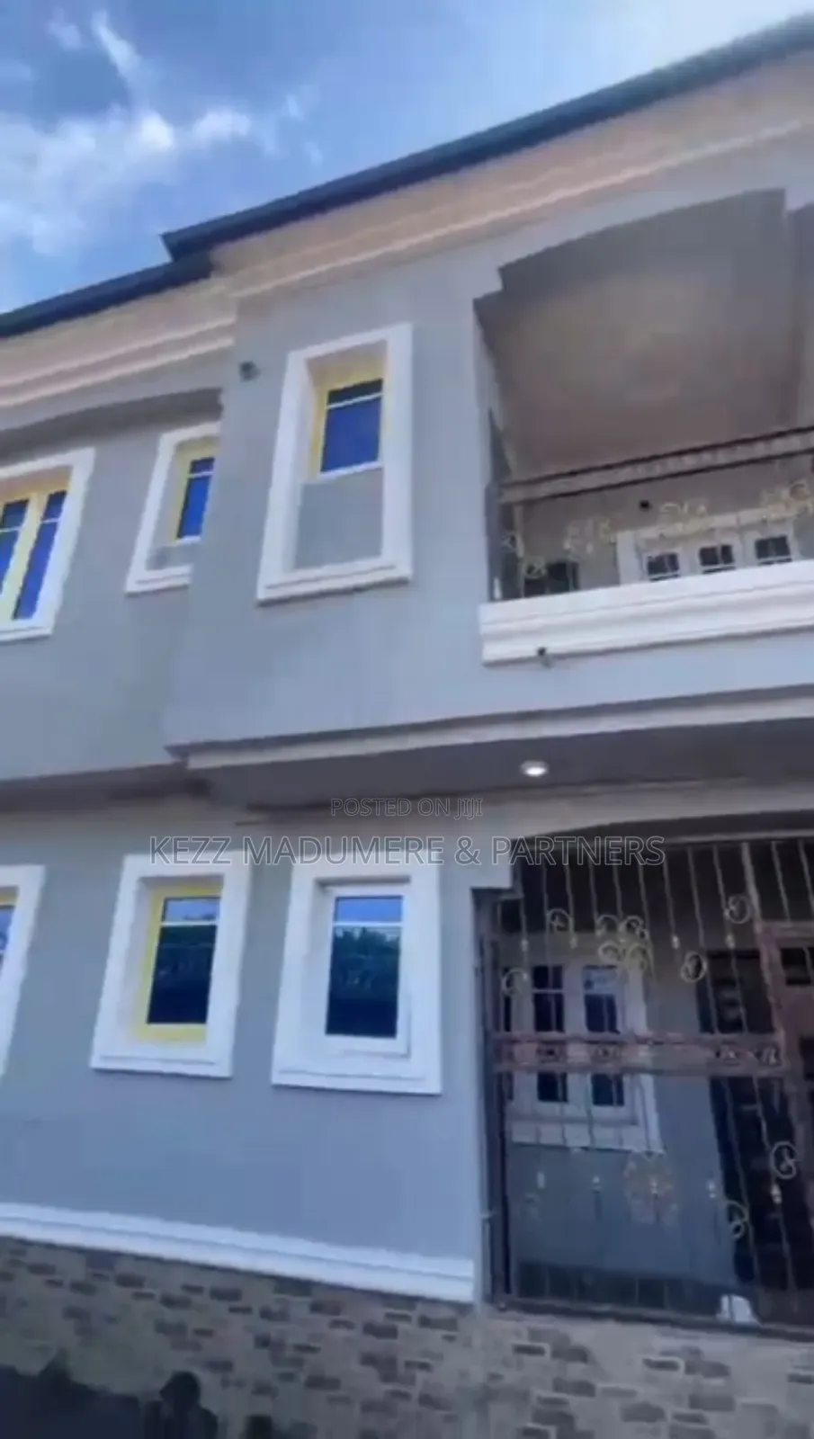 8bdrm Block of Flats in Sunrise Estate , for sale