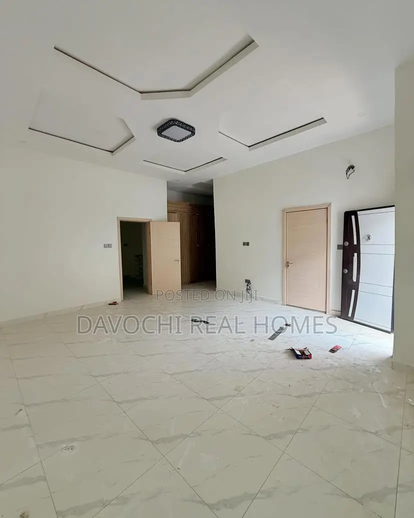 4bdrm Duplex in Lekki Phase1 for rent