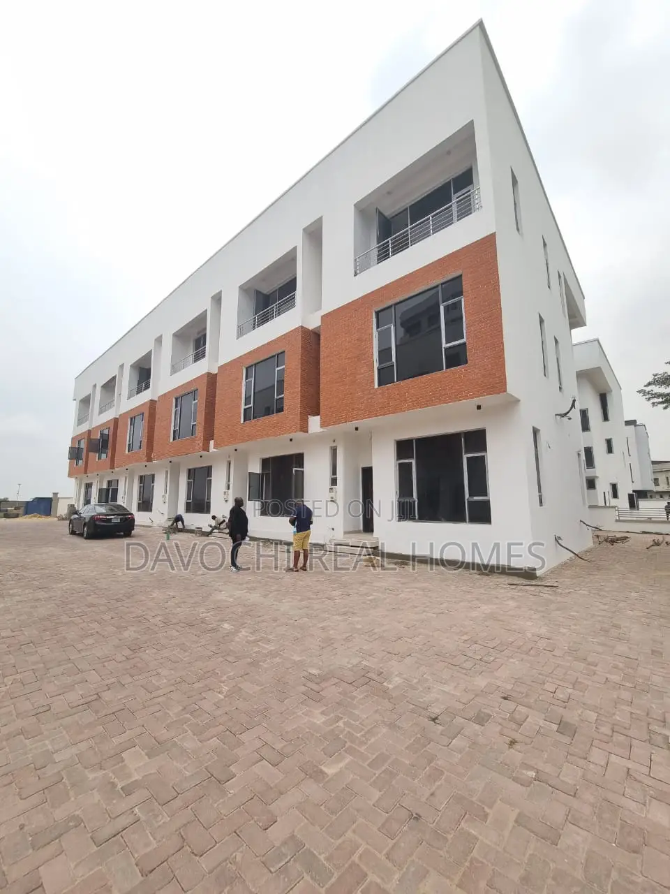 4bdrm Duplex in Lekki Phase1 for rent
