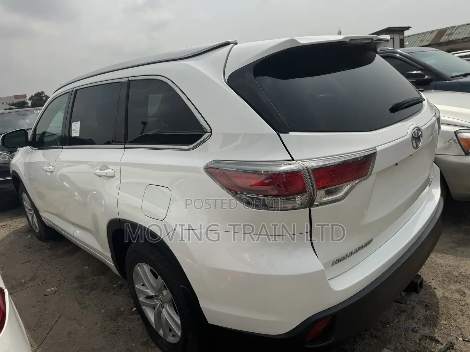 Toyota Highlander LE 4dr SUV (2.7L 4cyl 6A) 2015 White