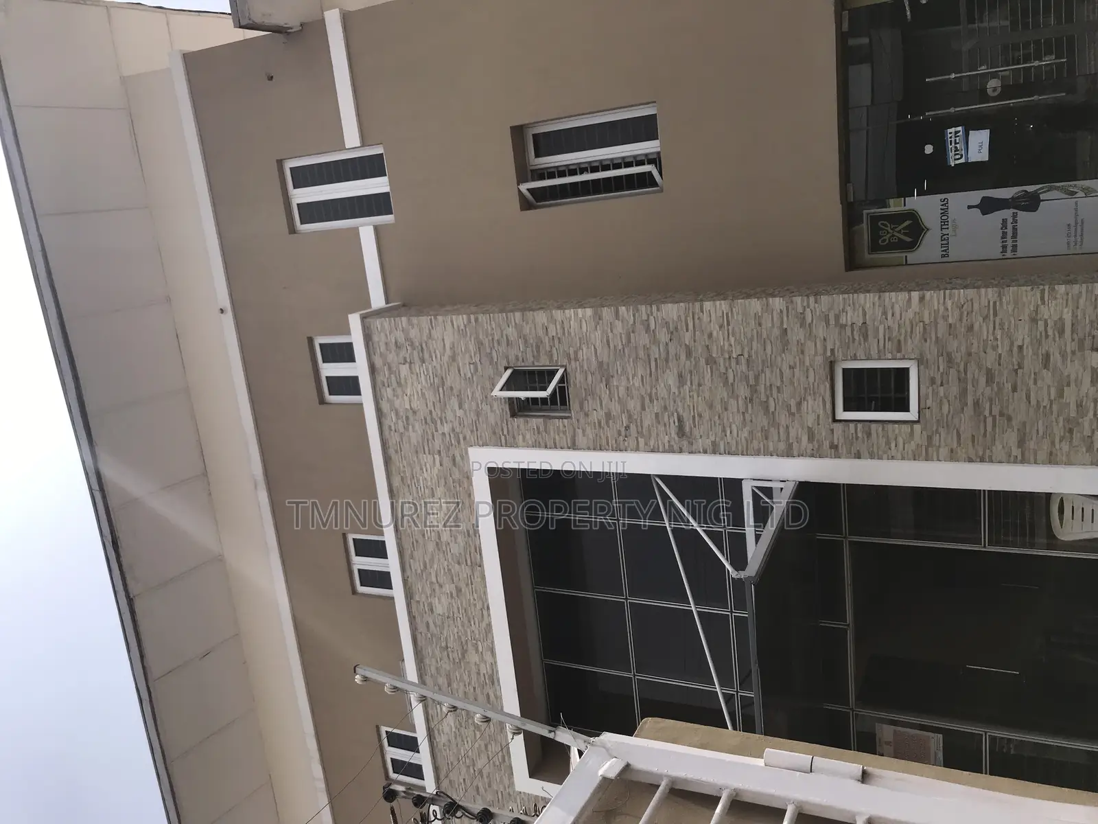 3bedroom Apertment for Rent for an Office