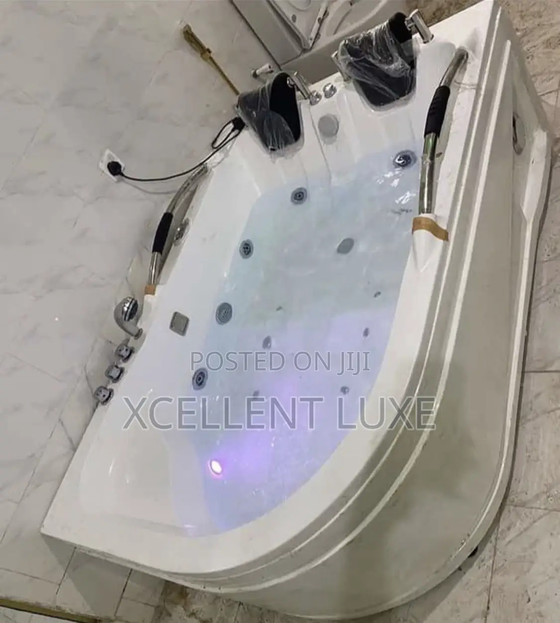 White Double Jacuzzi Massage Bathtub 180x120cm