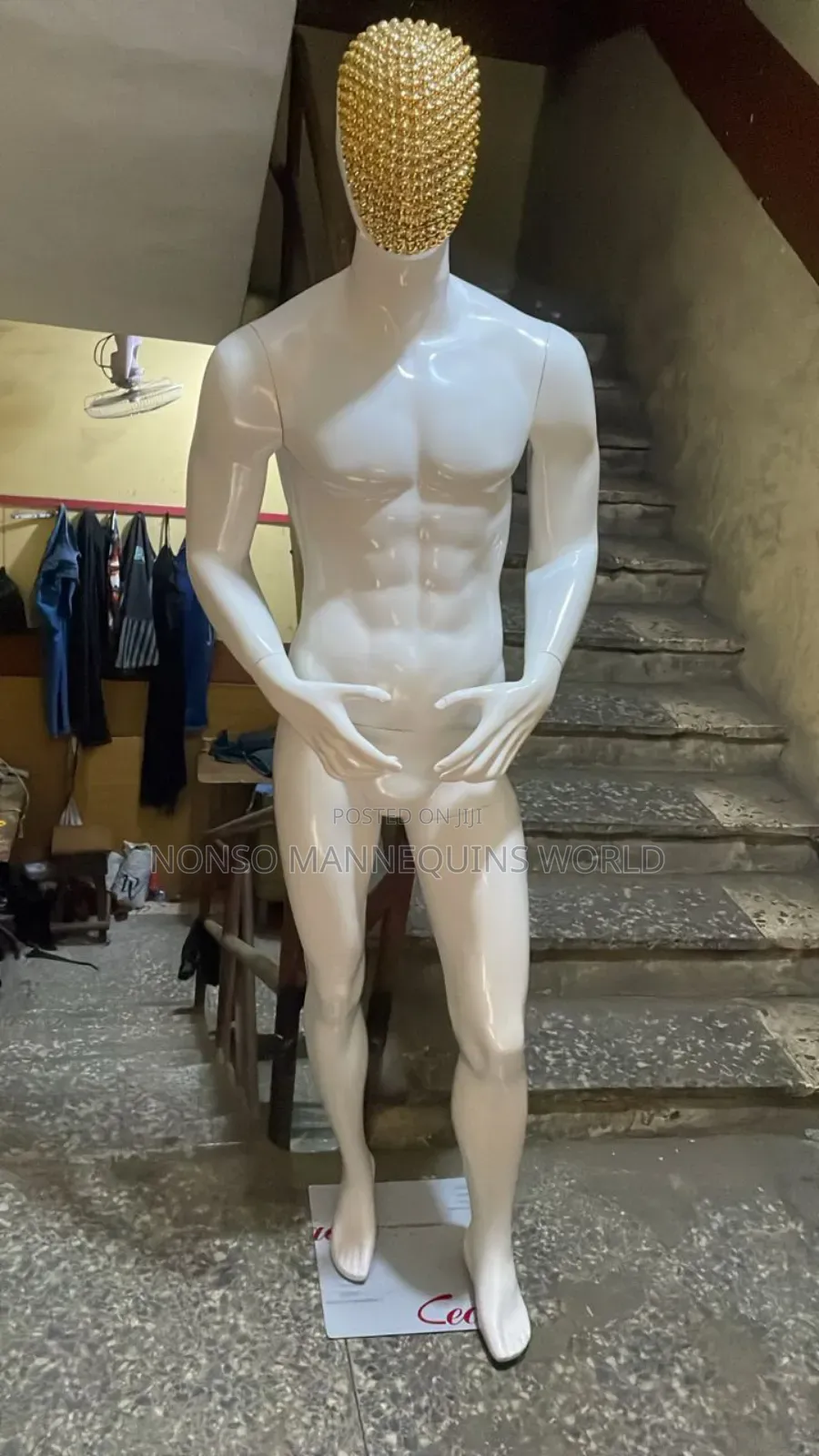 Stone Face Huge White Fibre Male Mannequin