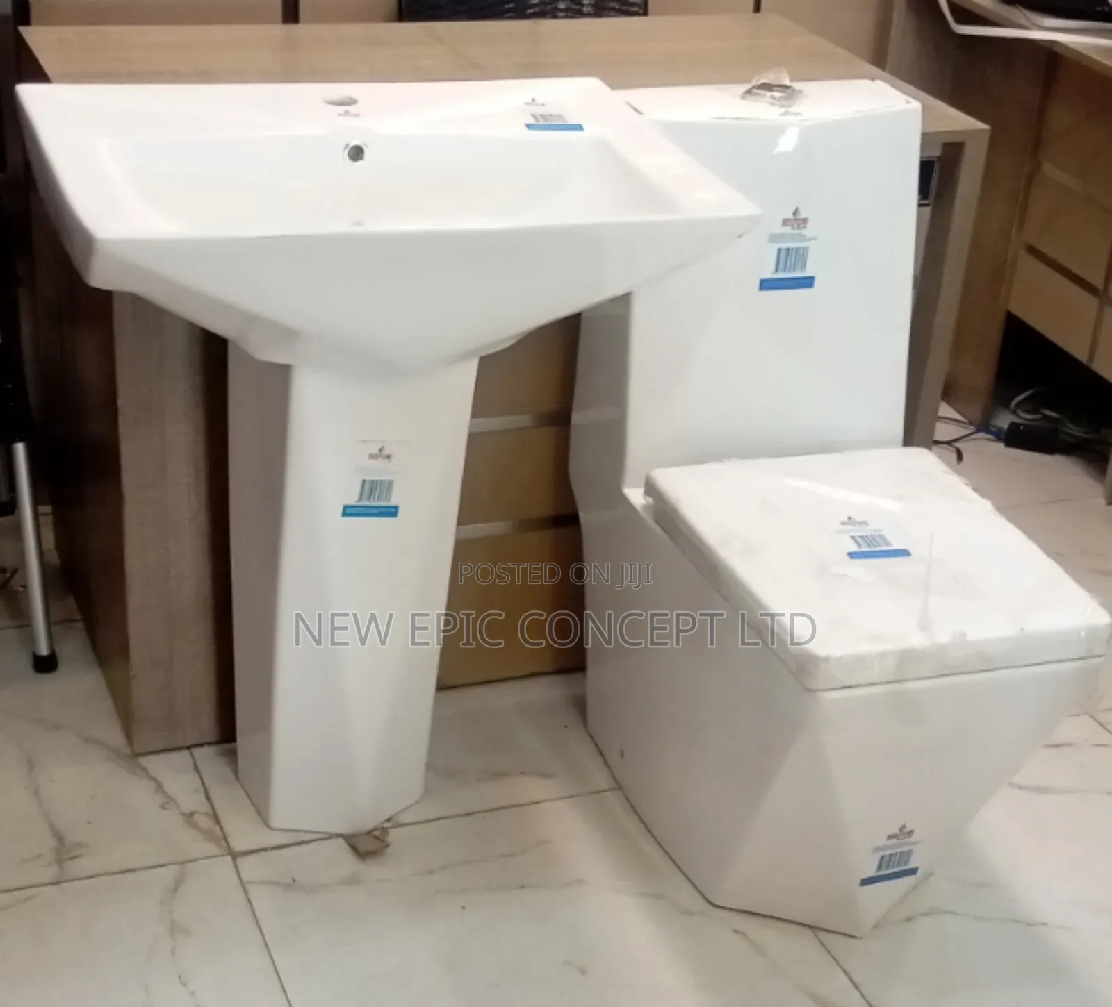 England Toilet Set