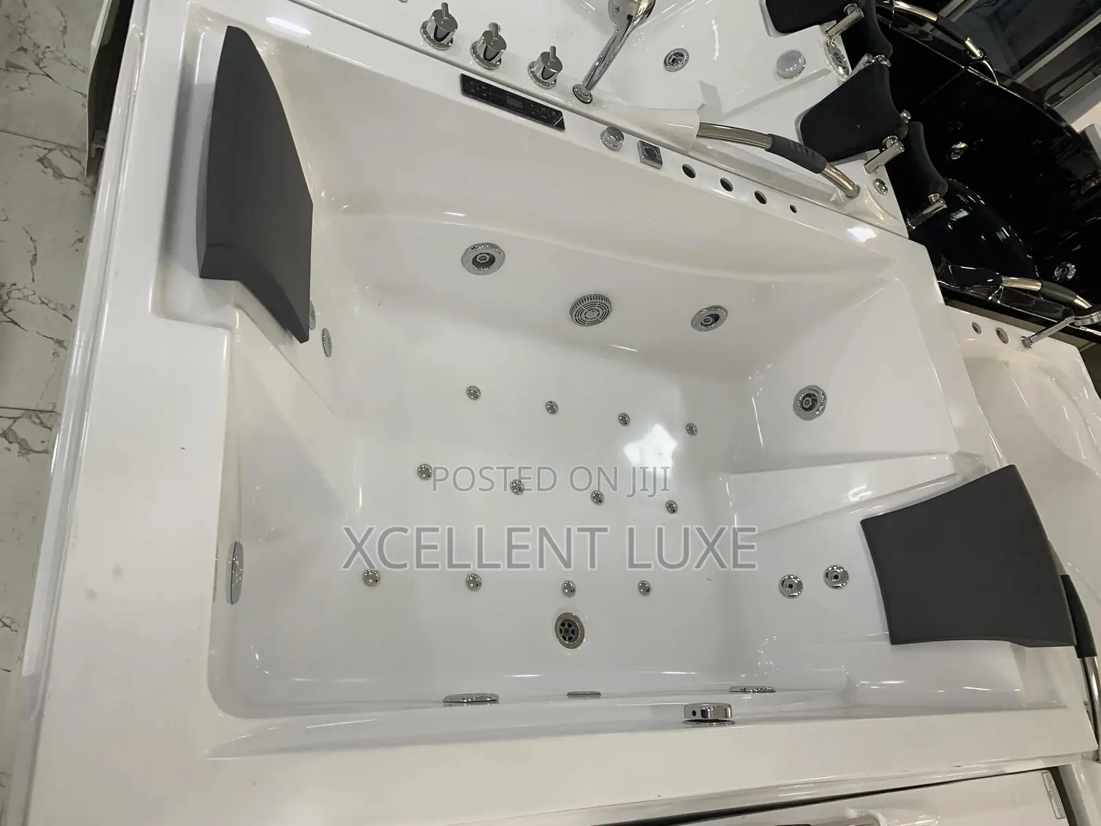 Double Jacuzzi Massage Bathtub With 1hp Pumping Machine