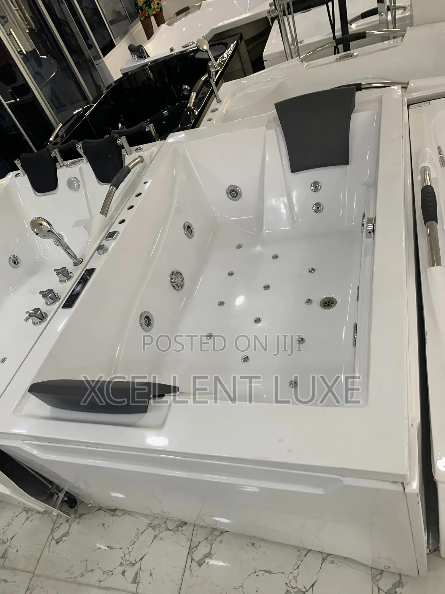 Double Jacuzzi Massage Bathtub With 1hp Pumping Machine