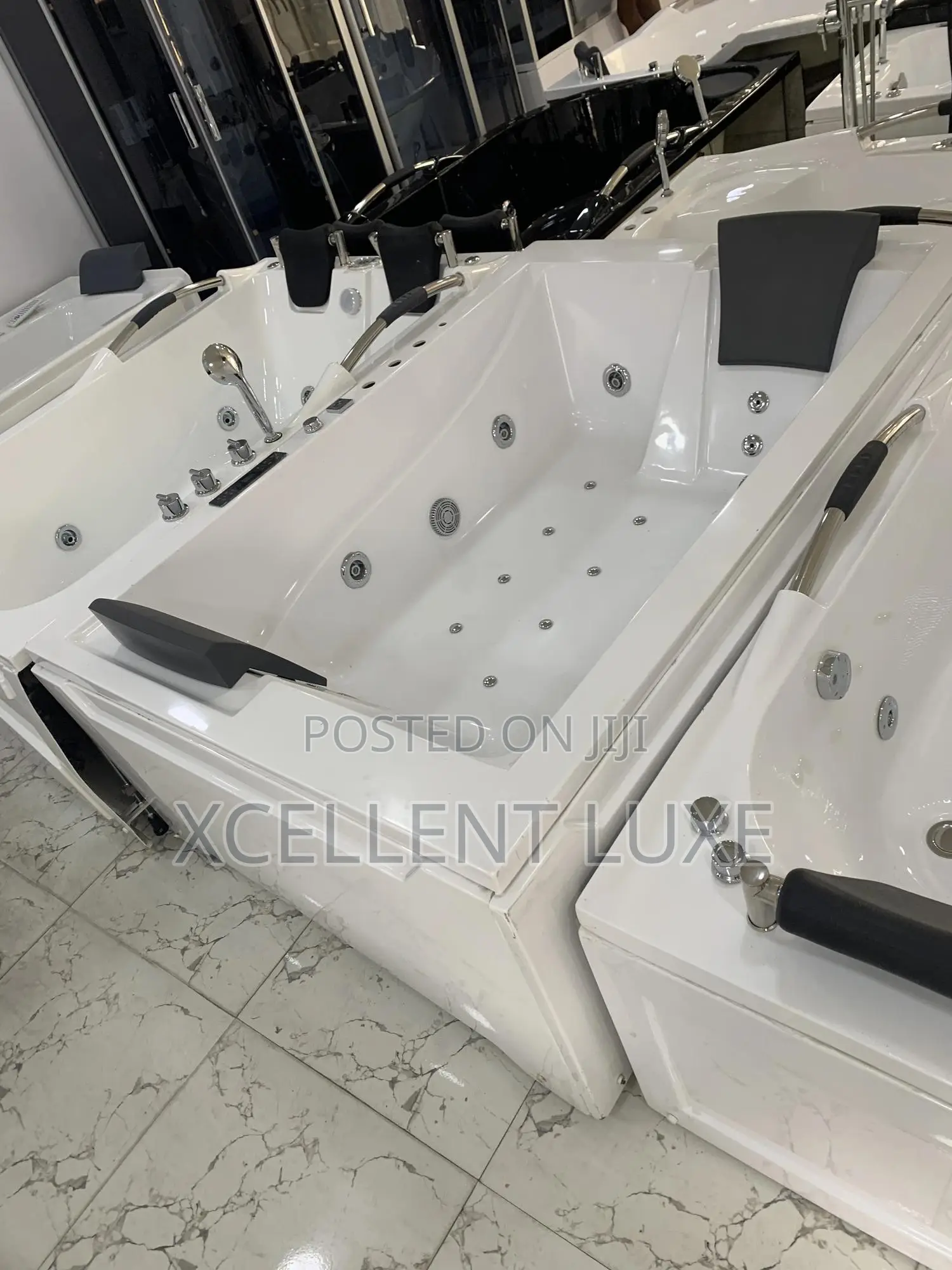 Double Jacuzzi Massage Bathtub With 1hp Pumping Machine