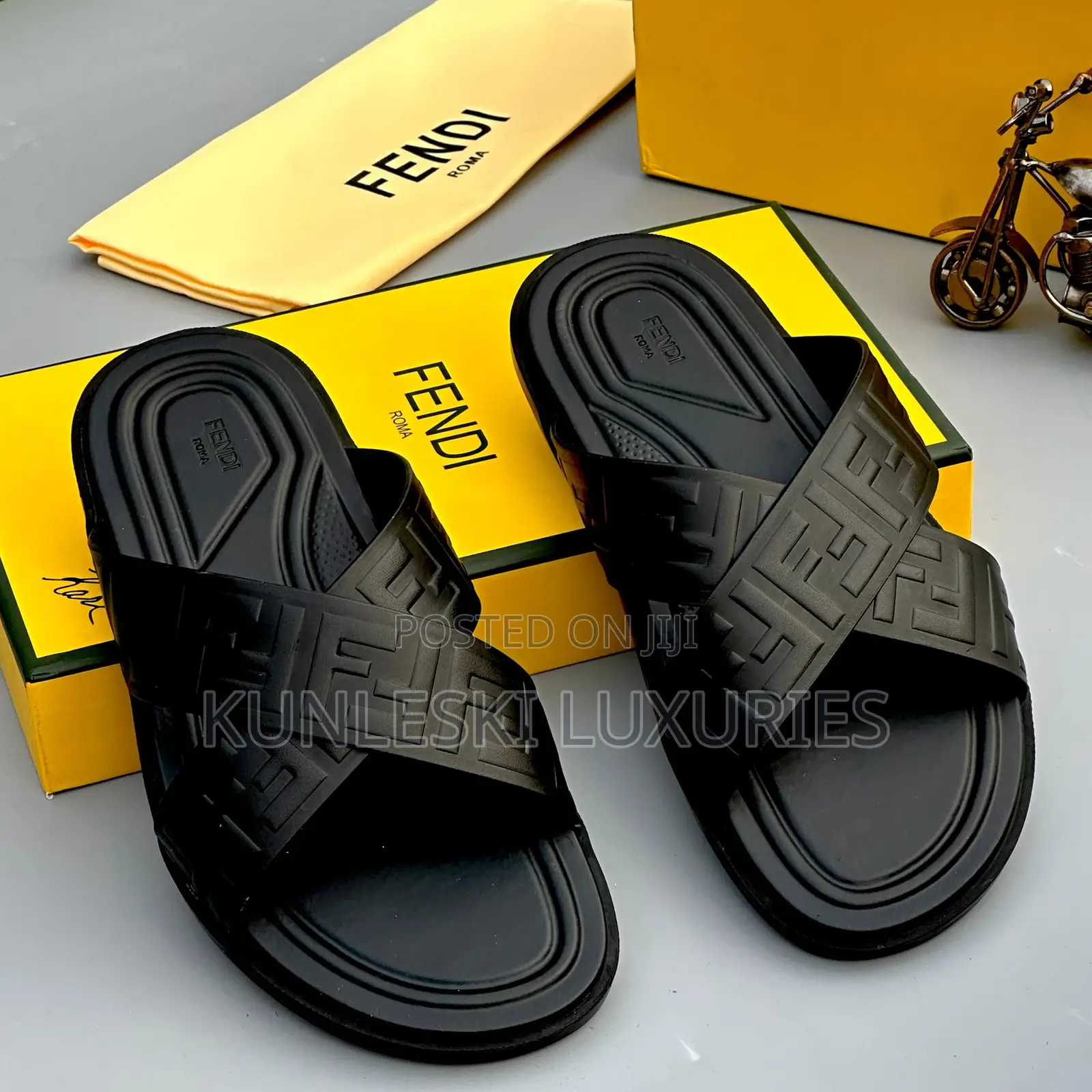 Original Fendi Men Leather Slippers Available