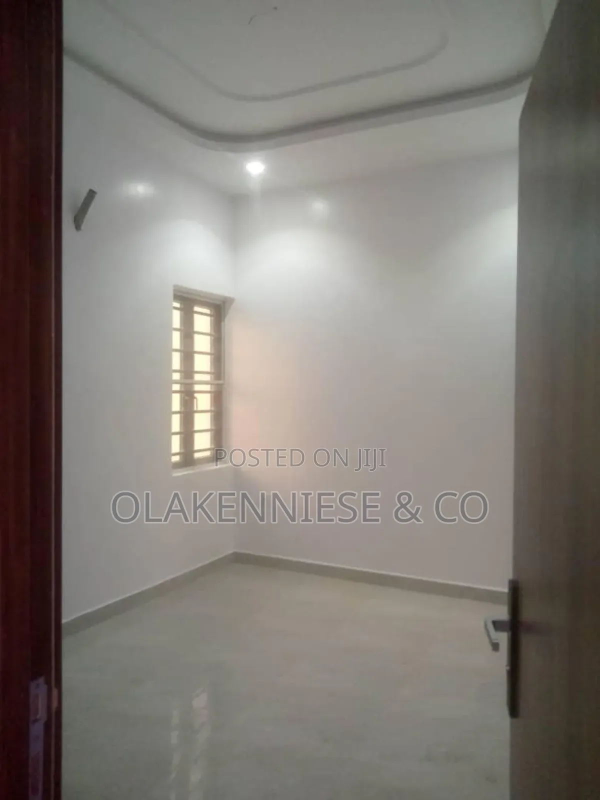 2bdrm Block of Flats in Awolowo for sale