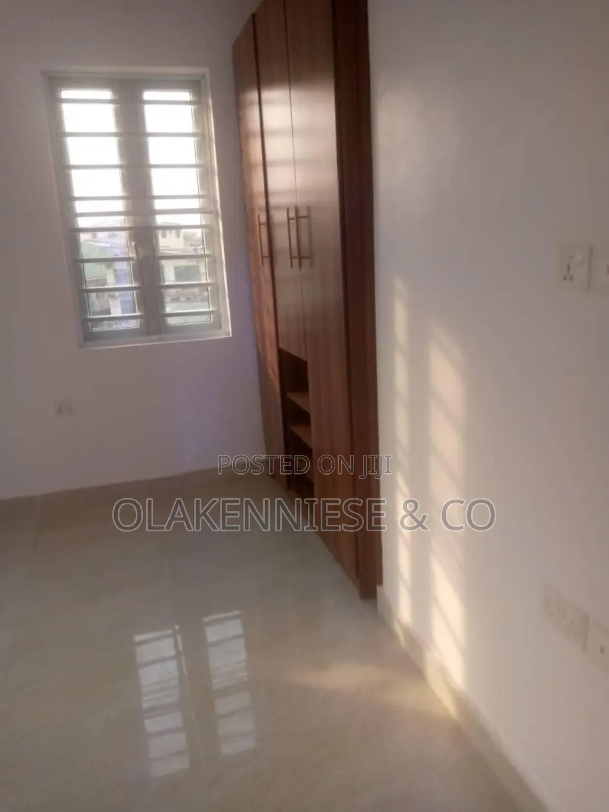 2bdrm Block of Flats in Awolowo for sale