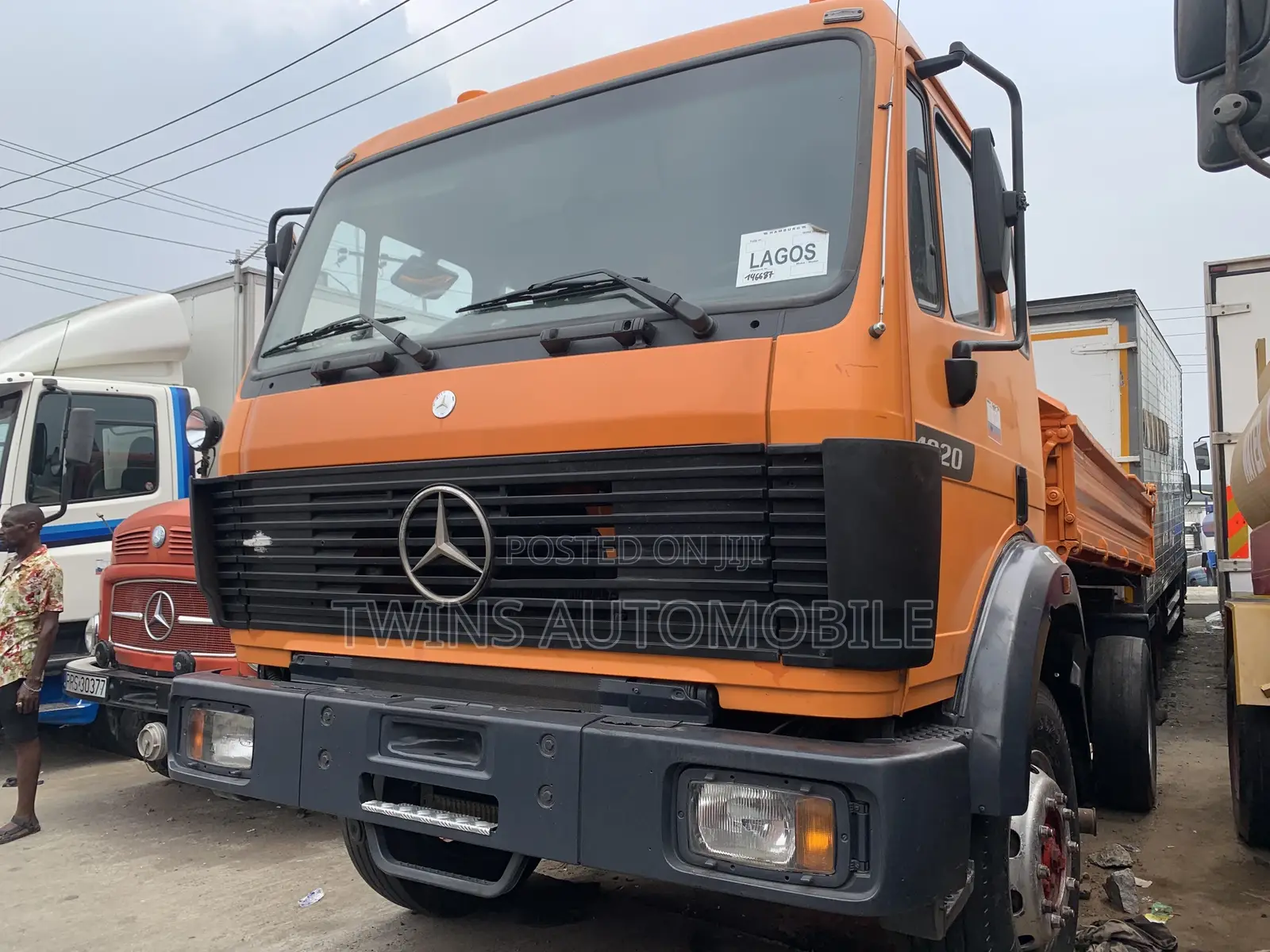 Mercedes-Benz 1820 With Auxiliary