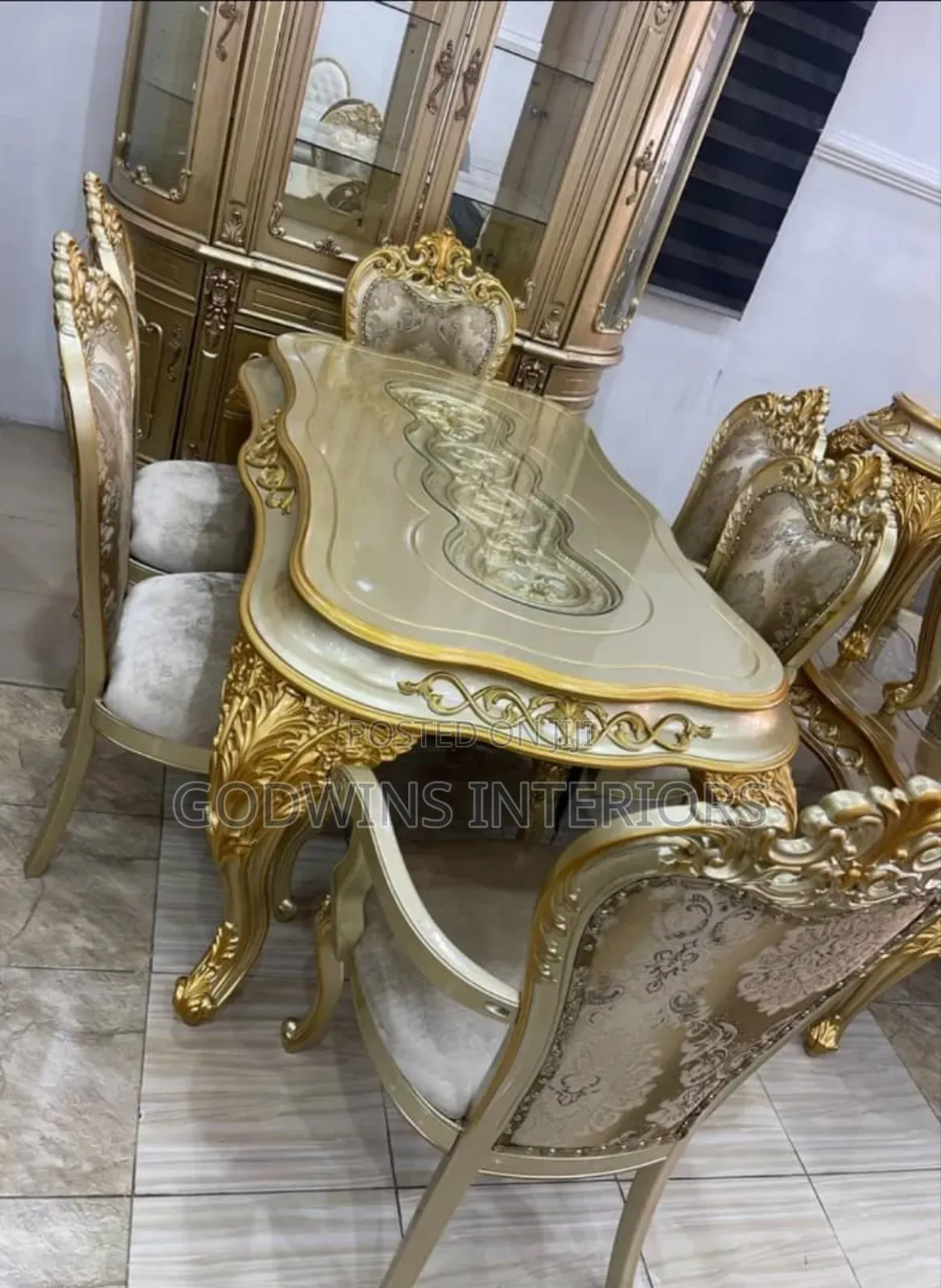 Modern Exclusive Dinning Set With Six Chairs