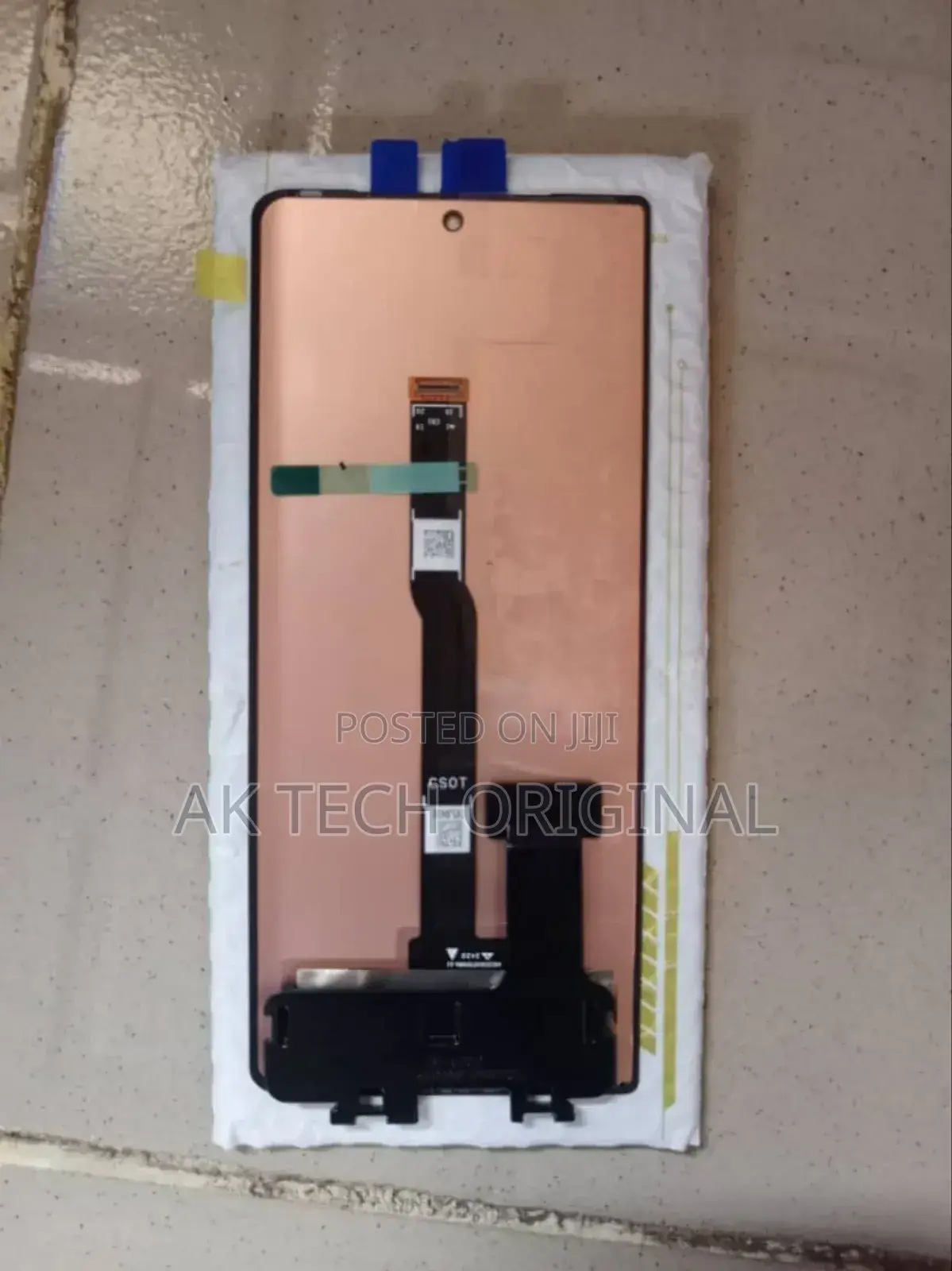 Tecno Phantom v Fold2 Front Screen