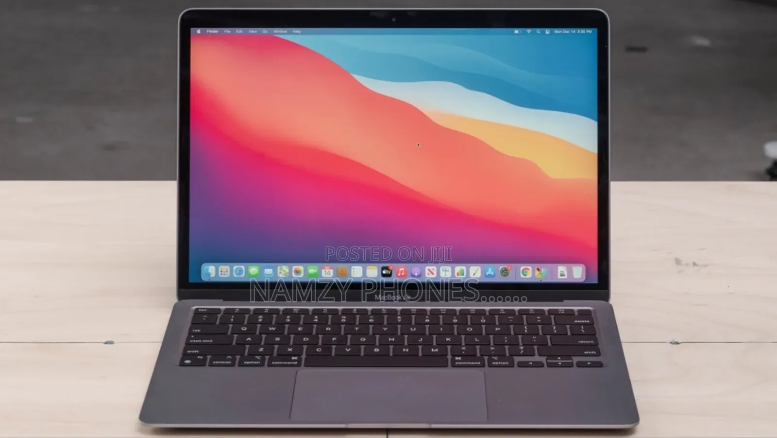 Laptop Apple MacBook 2020 8GB Apple M1 HDD+SSD 512GB