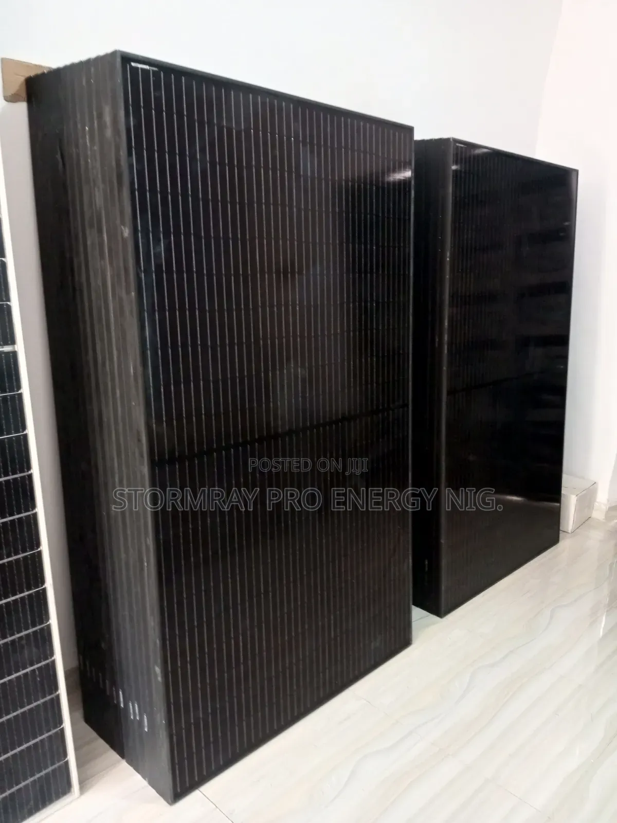 550w All-black Longi Solar Panel
